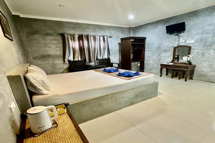 Room 21 of 49