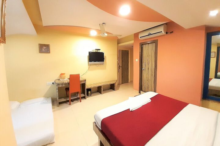 Room 5 of 11