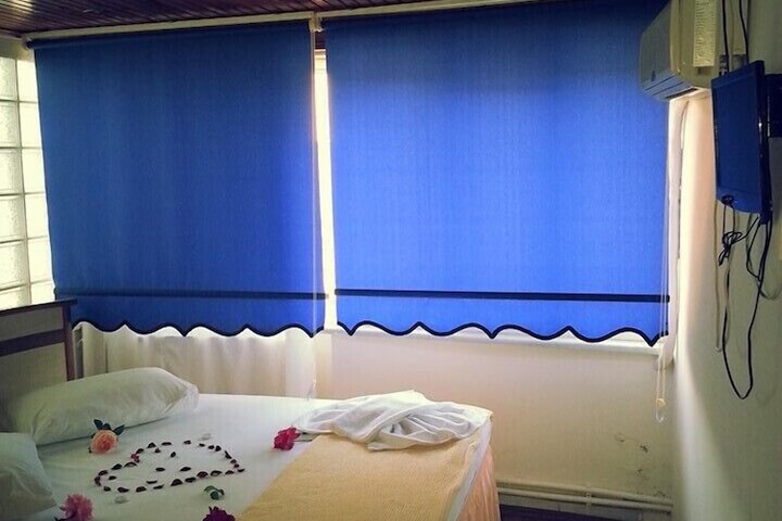 Room 10 of 27