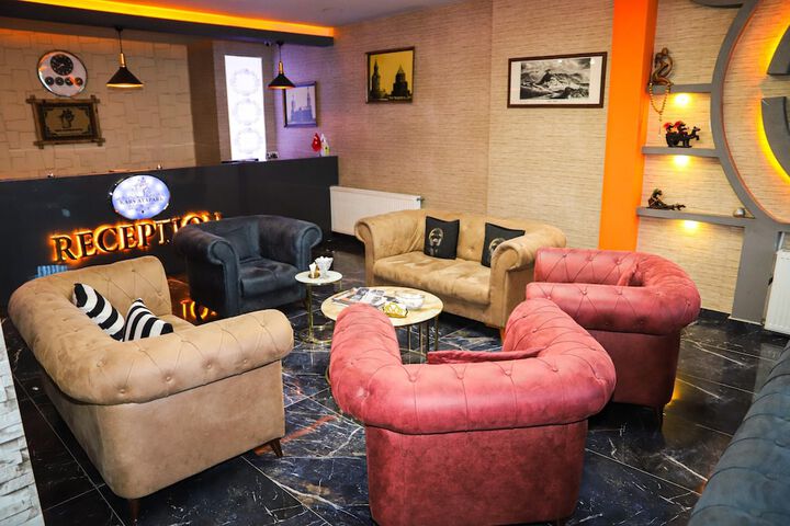 Room 21 of 33