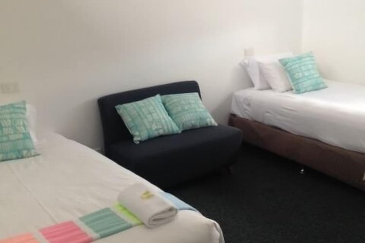 Room 2 of 10