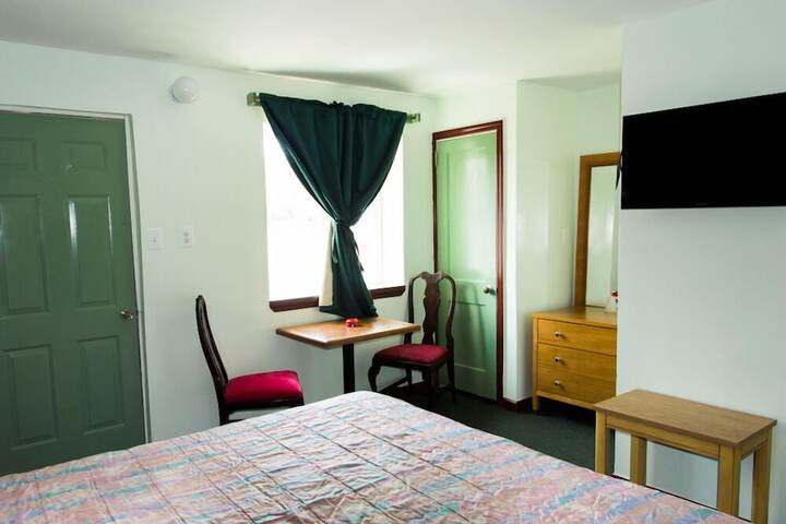 Room 2 of 3