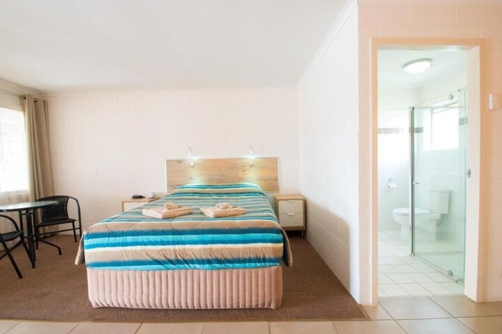 Room 9 of 27