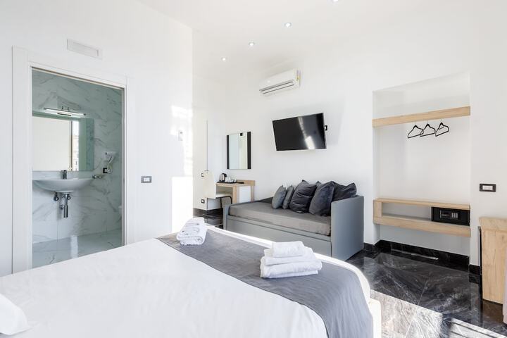 Room 44 of 93