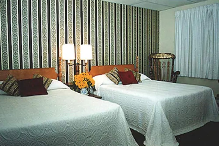 Room 10 of 50