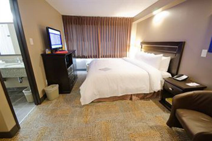 Room 9 of 25
