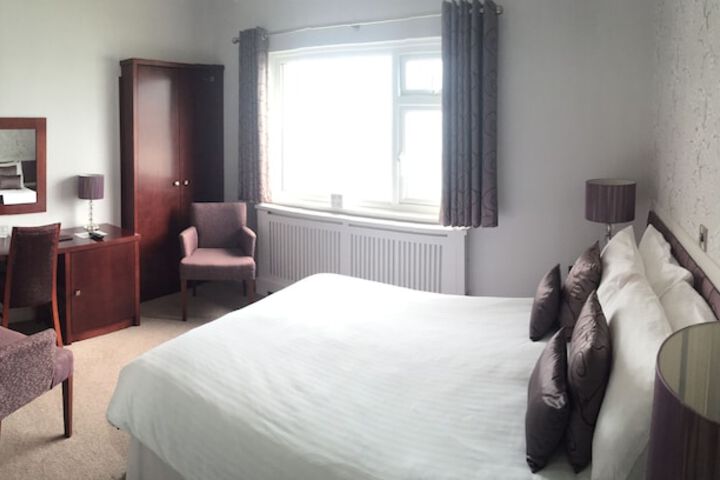 Room 9 of 96