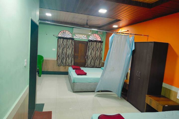 Room 15 of 26