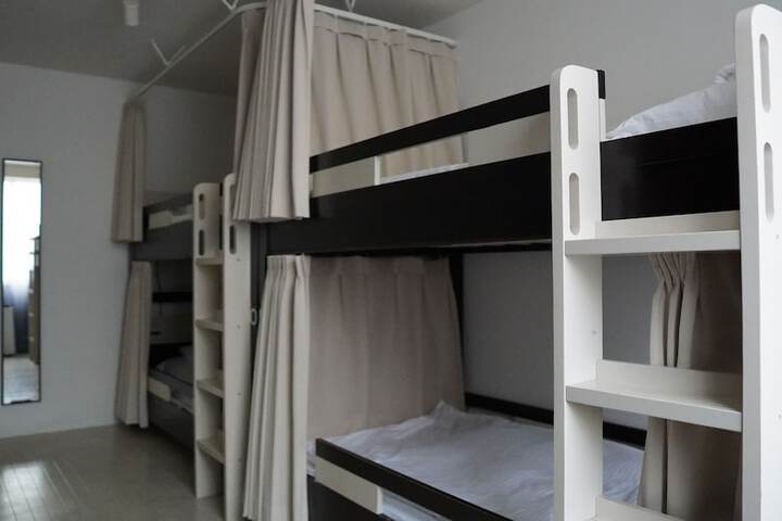 Room 50 of 131