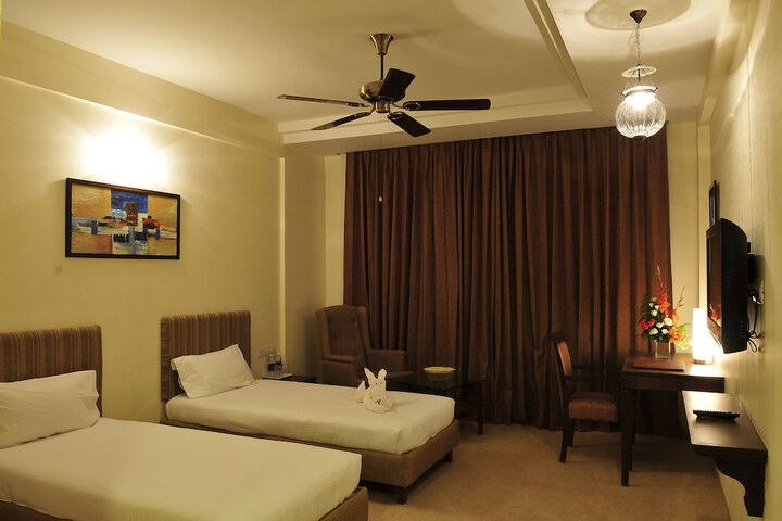 Room 10 of 35