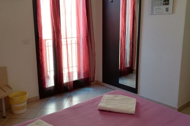 Room 5 of 35