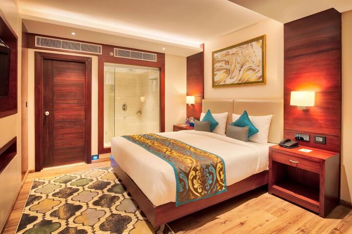 Room 9 of 35