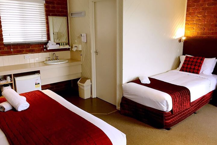 Room 6 of 39