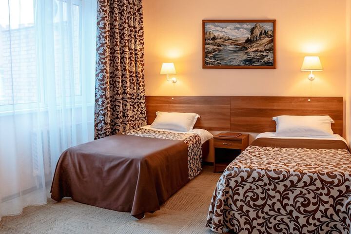 Room 5 of 32