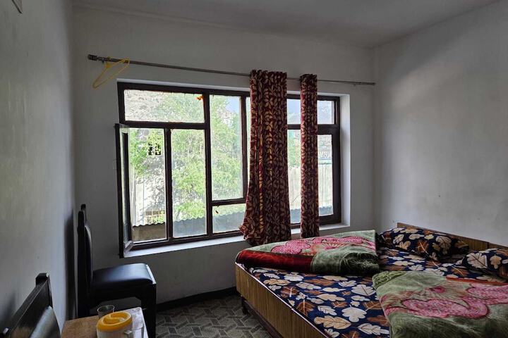 Room 12 of 17