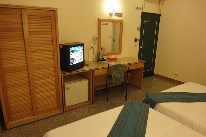 Room 16 of 24