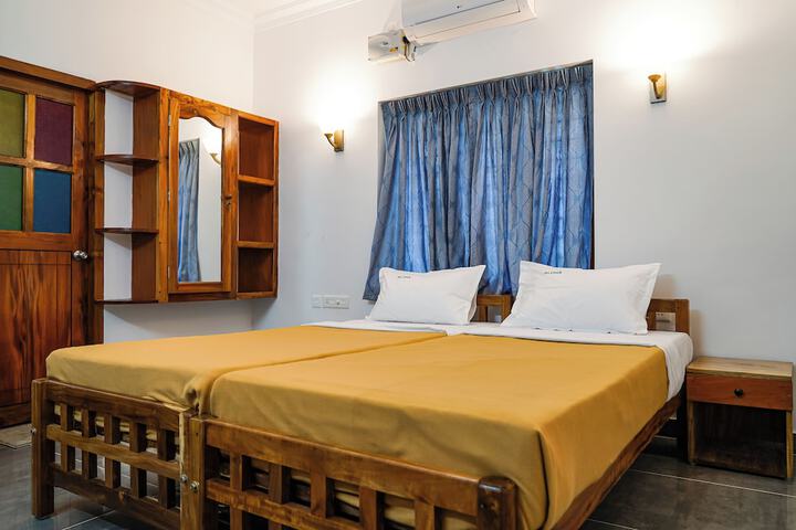 Room 5 of 20