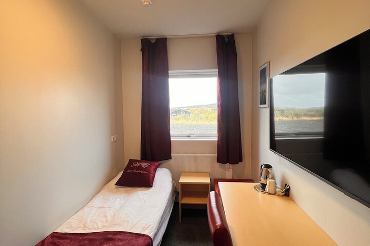 Room 3 of 44