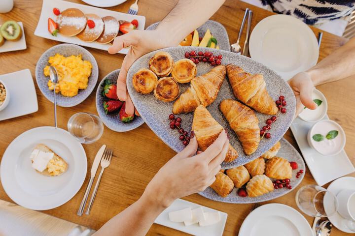 Breakfast/Coffee Service 110 of 123