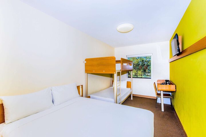 Room 25 of 44