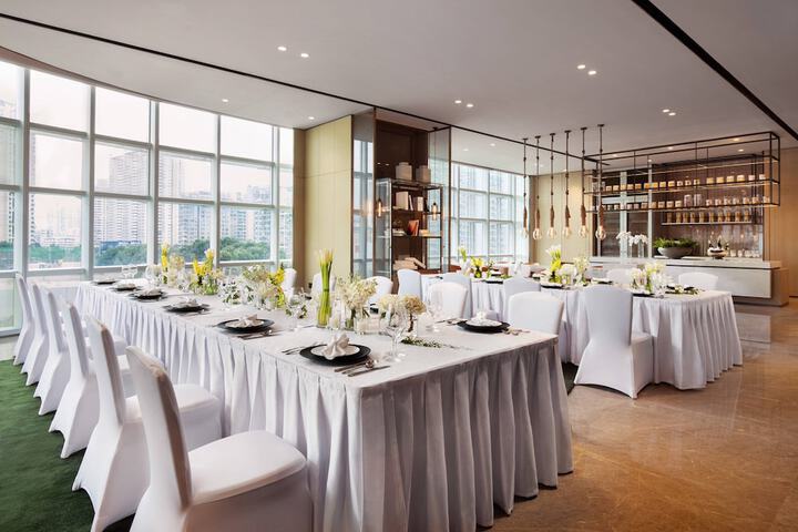 Ballroom/Hall 75 of 96