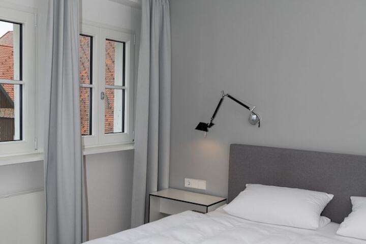 Room 82 of 395