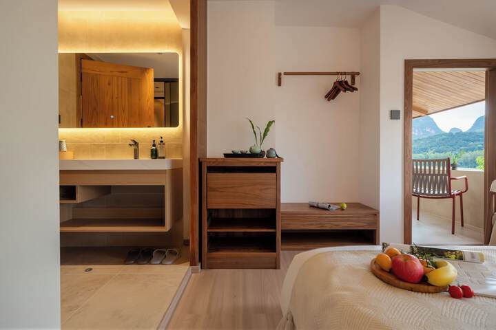 Room 15 of 89