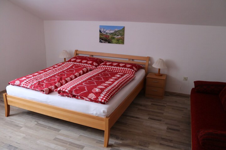 Room 5 of 28