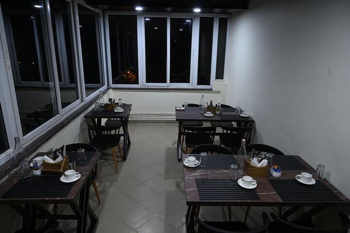 Dining 14 of 20