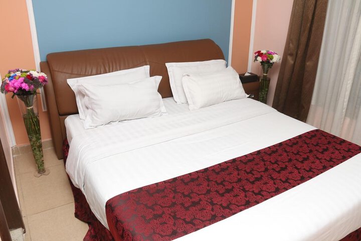 Room 10 of 47