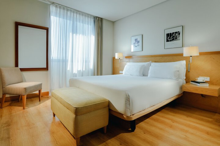 Room 7 of 42