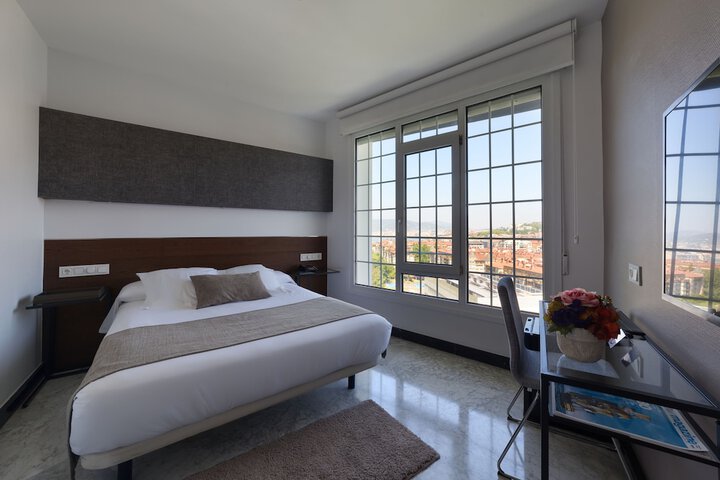 Room 9 of 54