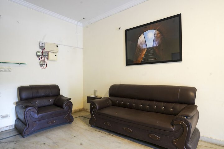 iROOMZ Grand Aarvi Suites