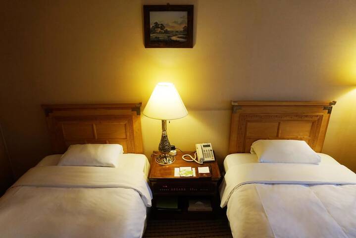 Room 2 of 36