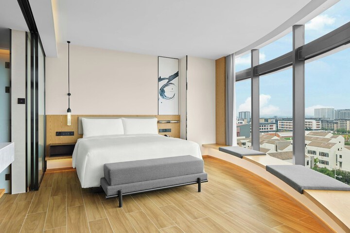 Room 14 of 31