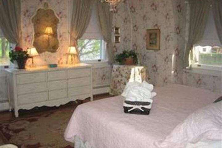 Room 8 of 48
