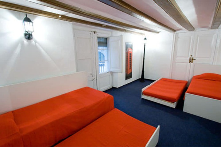 Room 4 of 29