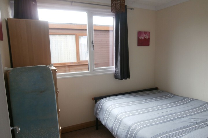 Room 4 of 12