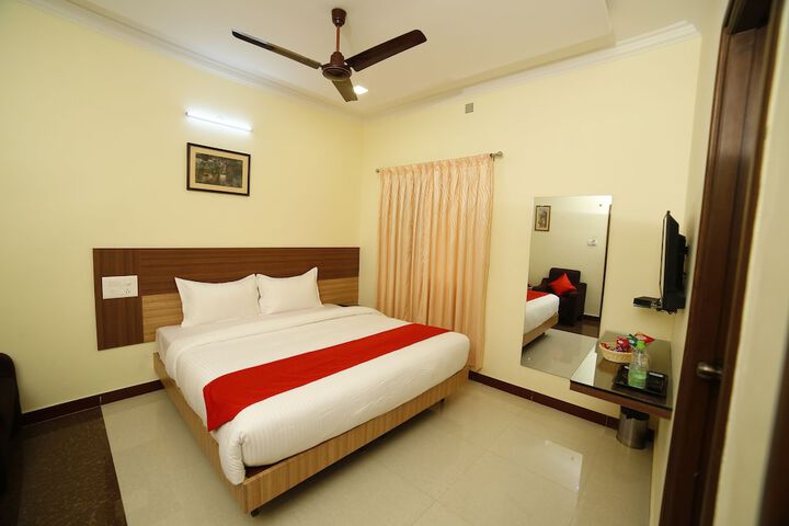 Room 13 of 27