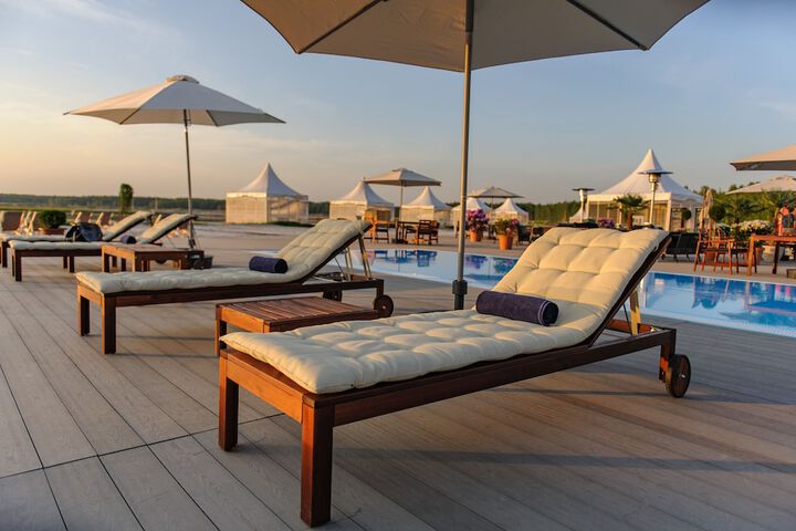 Sundeck 4 of 21