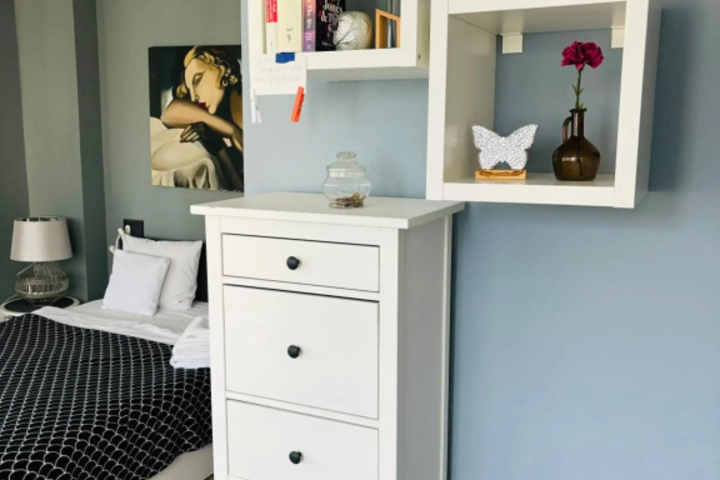 Room 4 of 10