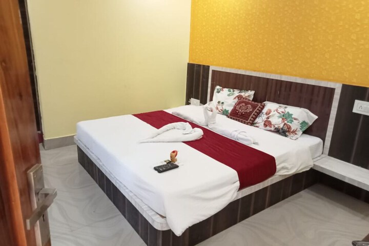 Room 17 of 28