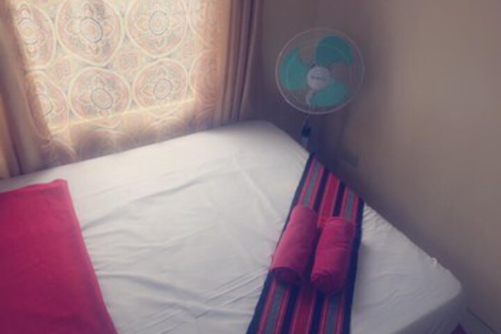 Room 10 of 16