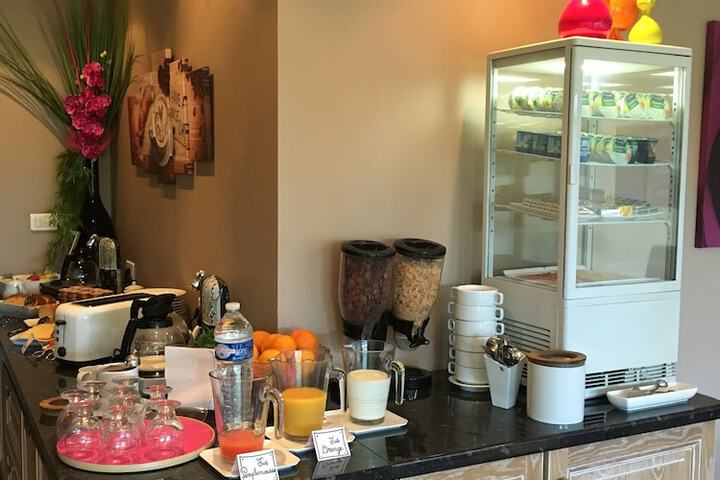 Breakfast/Coffee Service 38 of 51