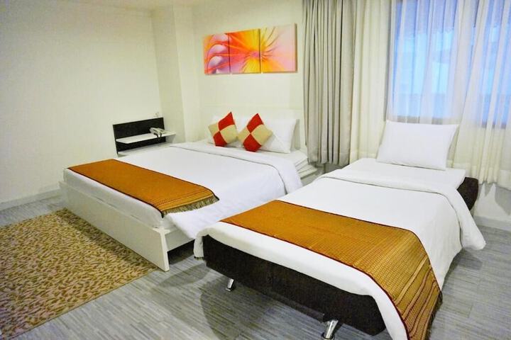 Room 26 of 33