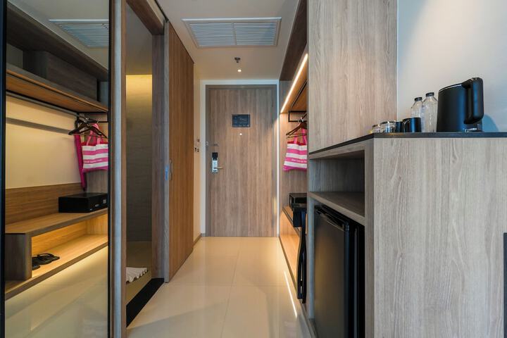 Room 9 of 68