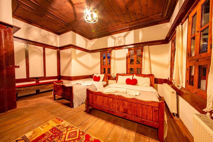 Room 5 of 27