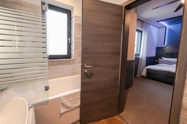 Room 34 of 56