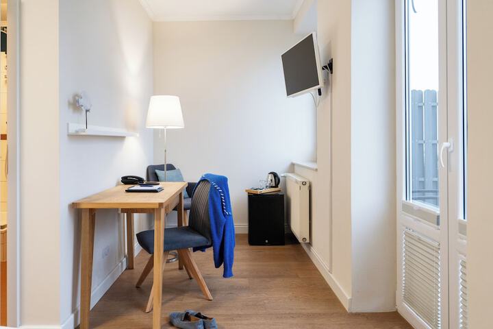 Room 42 of 105