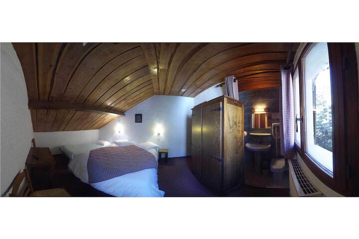 Room 23 of 60